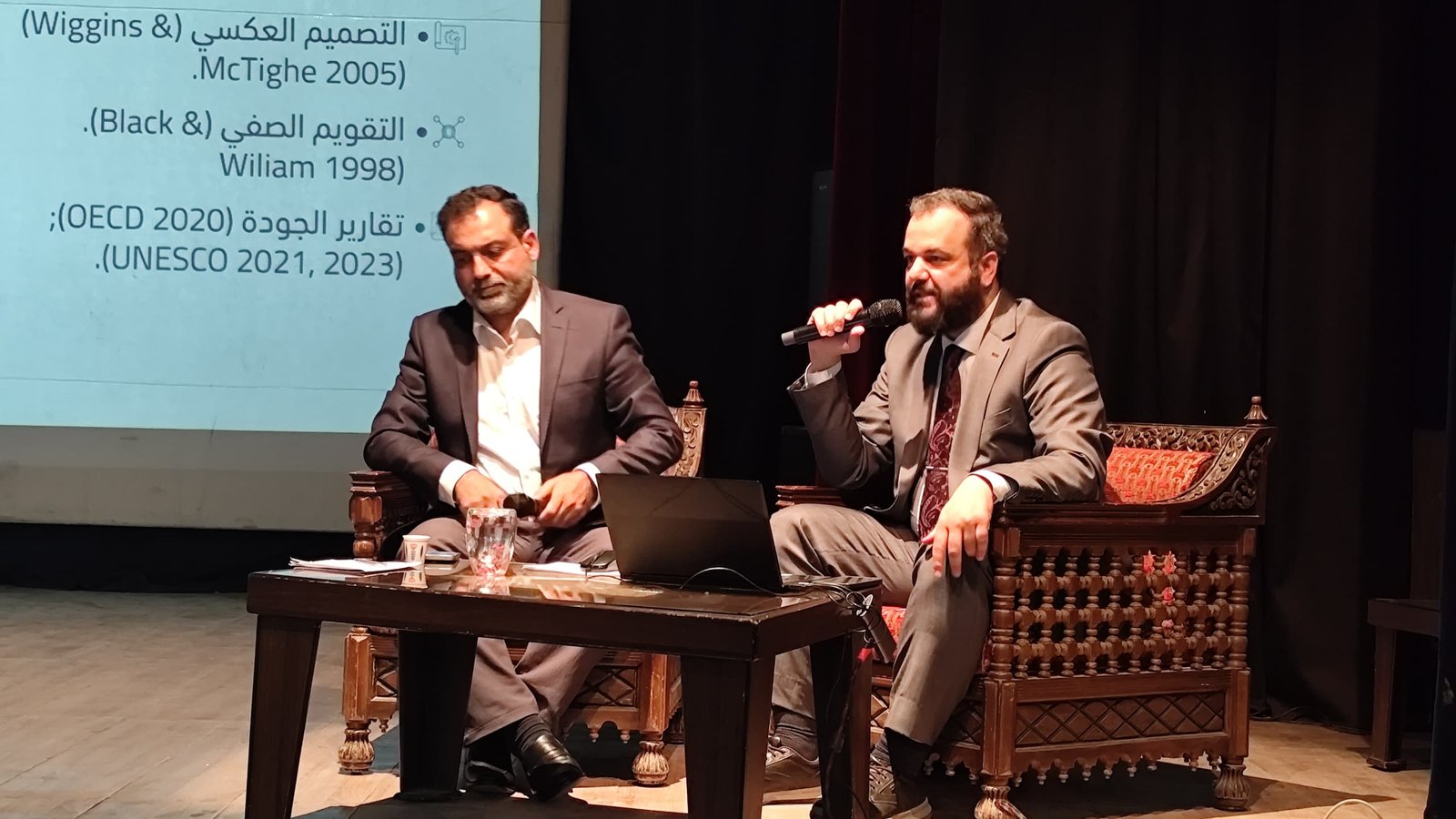 الدكتور محمد علي الخولي يحاور ضيفًا على مسرح المكتبة الوطنية في حلب